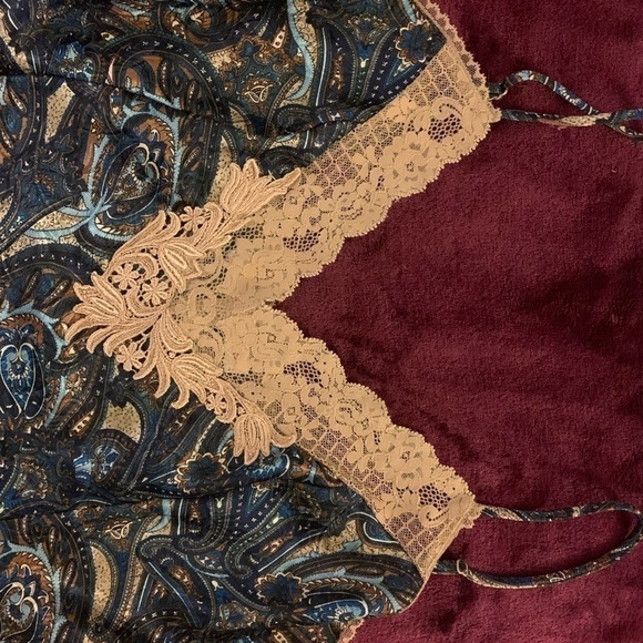 Victoria’s Secret Lingerie top - Picture 11 of 13